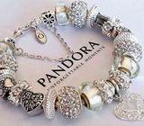 Pandora!!!!!!!todo en joyería Llamar al 52676543 o al 76434587 wendy será